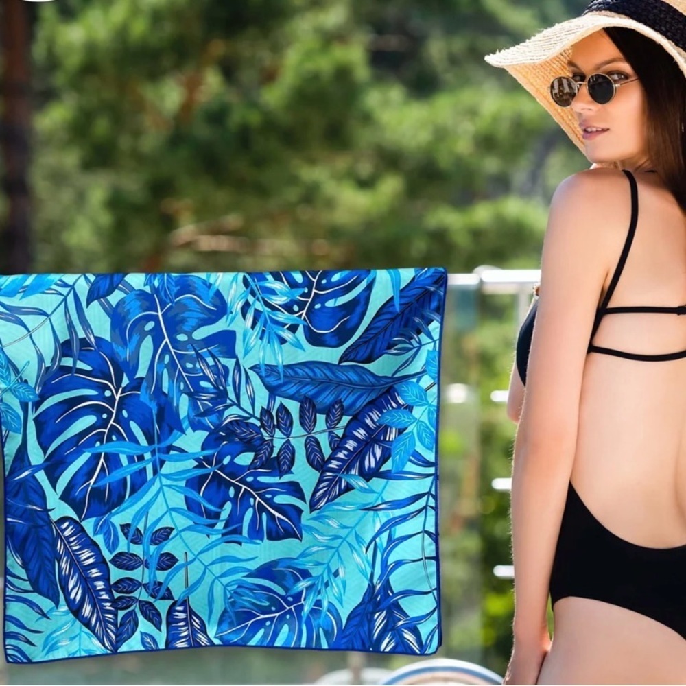 Elite Trend® Palms (78x35 inches) Blue Leaf Print Beach Towel - Picture 6 of 9